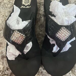 Yellow Box Black Jeweled Women’s Sandals/FlipFlops Embellished Crystals Size 8